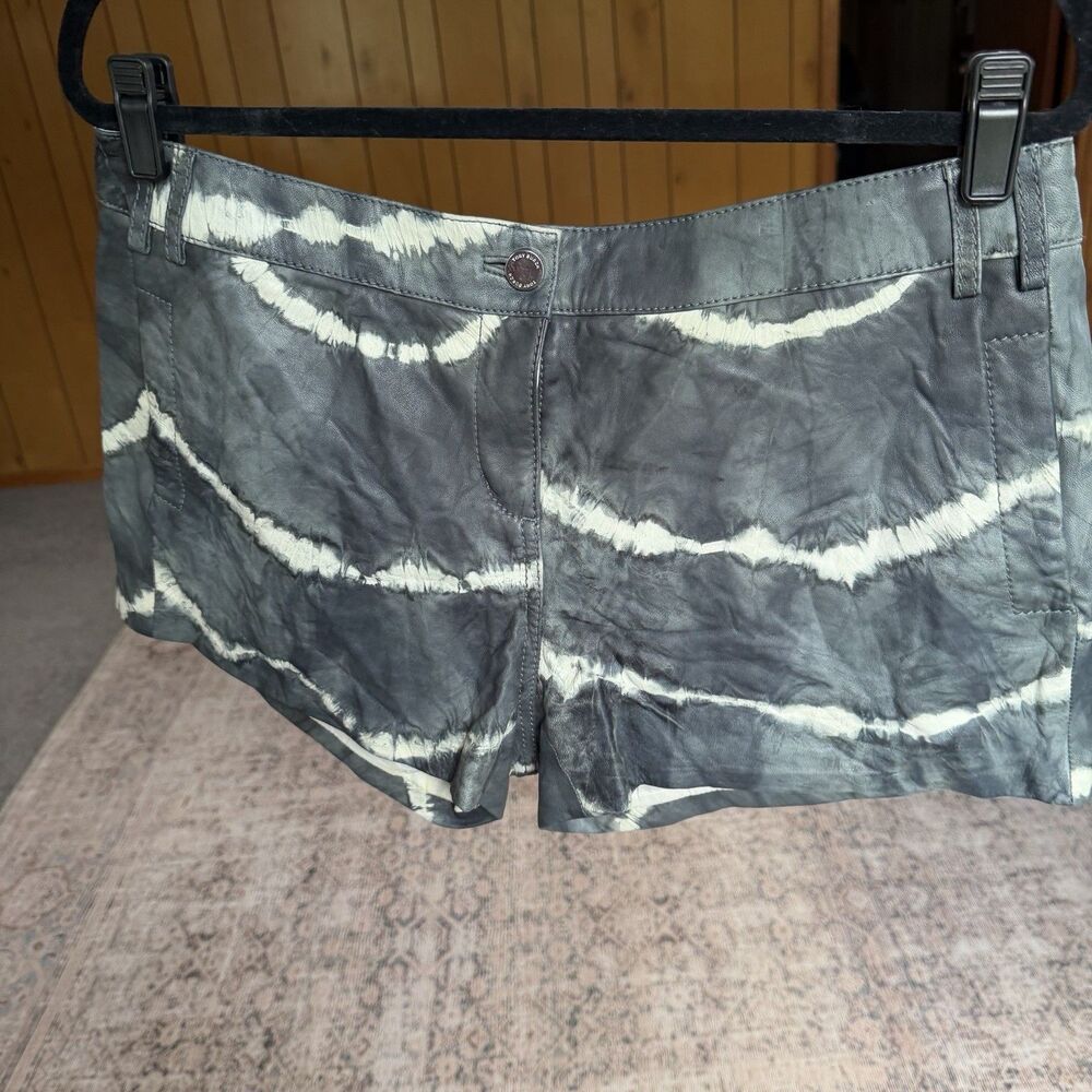 Tory Burch Shorts Size 12 Leather Tie Dye Justine Grey White Lined Women - Picture 4 of 16